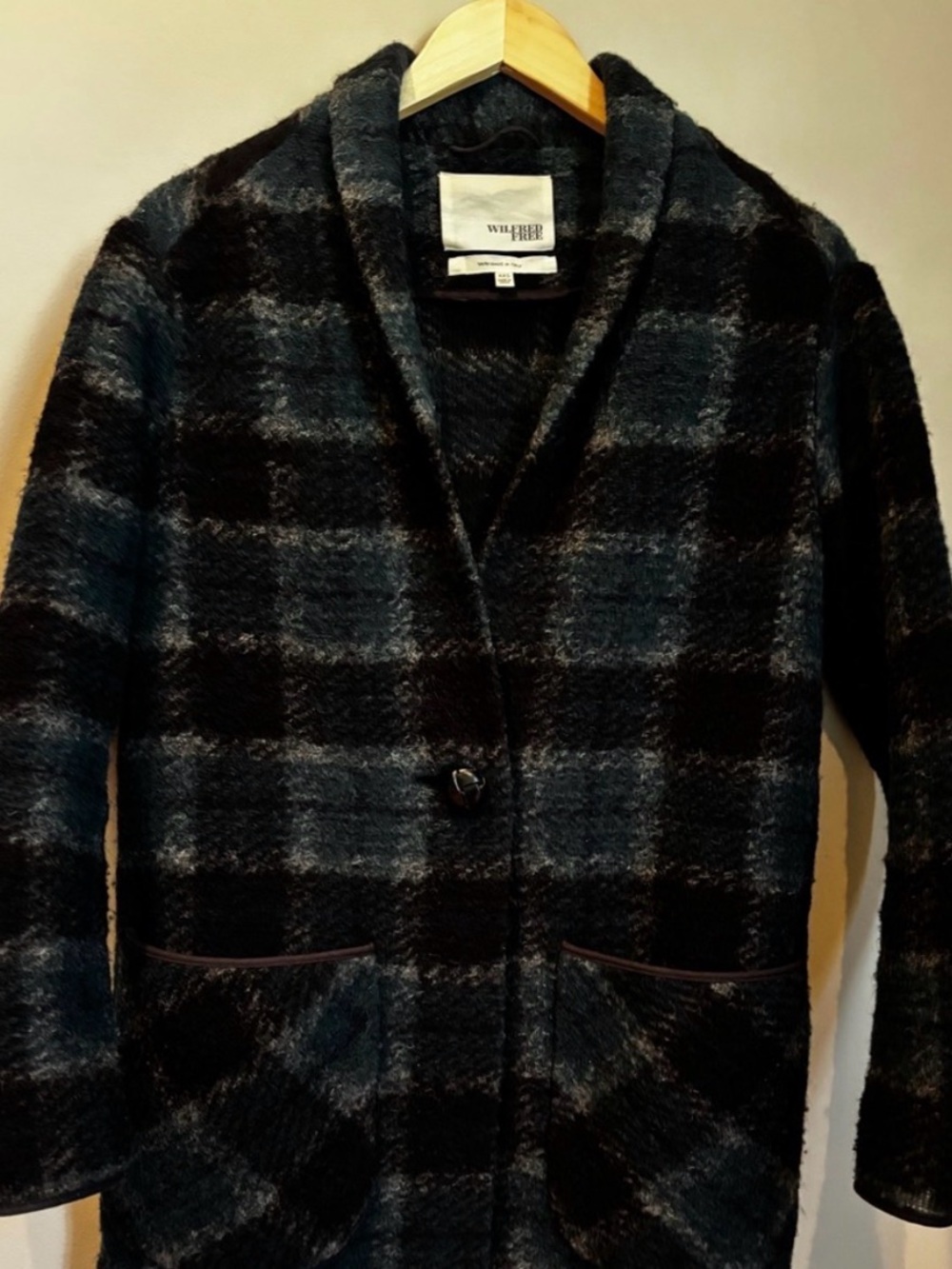 Wilfred Free Black Fuzzy Knit Sweater